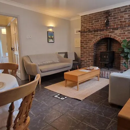 Charming Getaway With Cosy Vibes